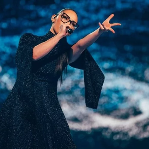 Η "αφανής" πρωταγωνίστρια πίσω από το επιβλητικό φόρεμα της Κλαυδίας για τη Eurovision 2025