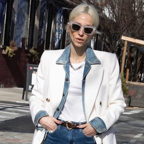 Πώς θα φορέσεις το τζιν σου την άνοιξη; Η Σοφία Καρβέλα προτείνει τα πιο κομψά looks