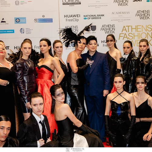 Εντυπωσιακές επιδείξεις μόδας και ξεχωριστοί καλεσμένοι την 2η μέρα της Εβδομάδας Μόδας της Αθήνας