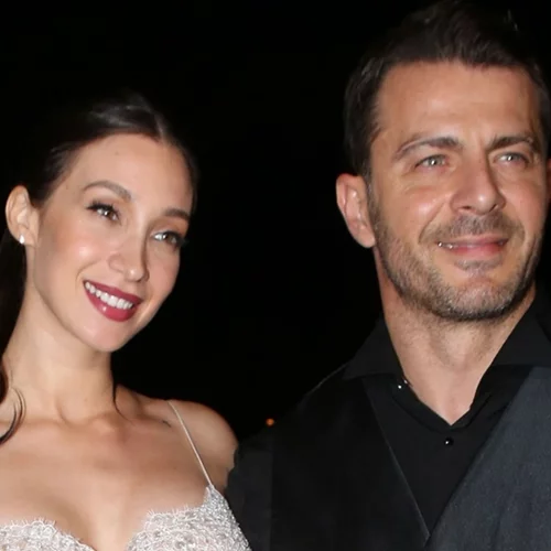 "Είχα συμβιβαστεί ότι ο έρωτας δεν υπάρχει, μέχρι που είδα αυτά τα γαλαζοπράσινα μάτια"