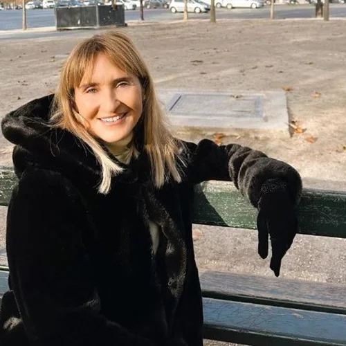 Μάρα Ζαχαρέα | Έγινε και πάλι παιδί στο ξενοδοχείο Μεγάλη Βρεταννία