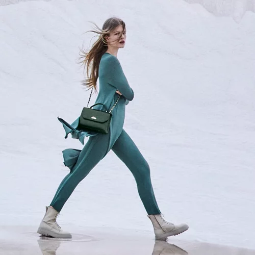 Η νέα καμπάνια της Lancaster σε προσκαλεί σε μία ρομαντική απόδραση μέσω της μόδας