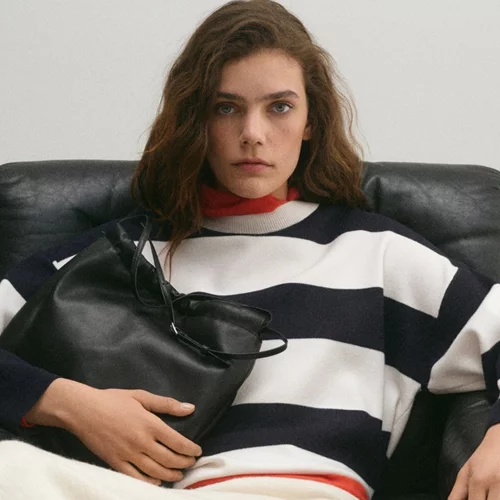 Αυτό το κλασικό ριγέ πλεκτό από τη Mango θα γίνει το αγαπημένο σου για την άνοιξη