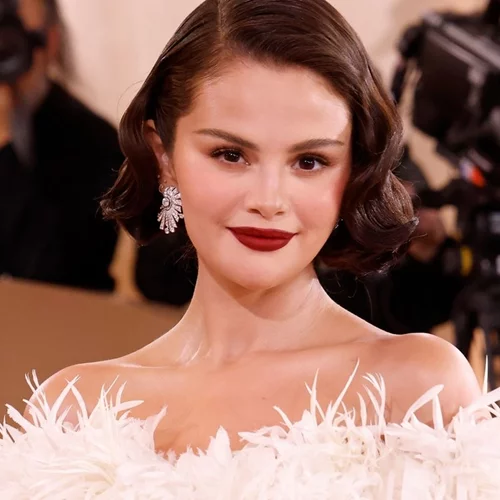 Selena Gomez | Είναι έγκυος; Ποιες κινήσεις πυροδότησαν τα σενάρια;
