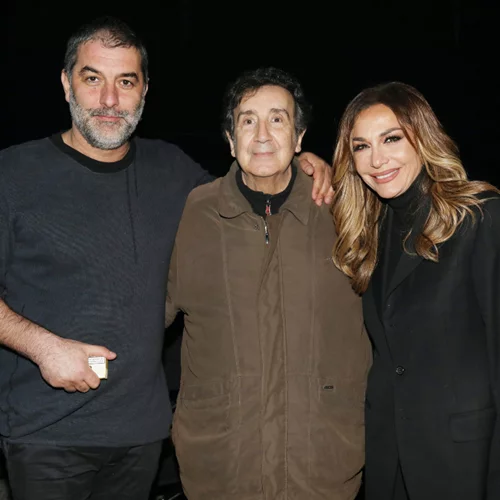 Δέσποινα Βανδή | Στο πλευρό του Βασίλη Μπισμπίκη στην πρεμιέρα της παράστασής του (εικόνα)