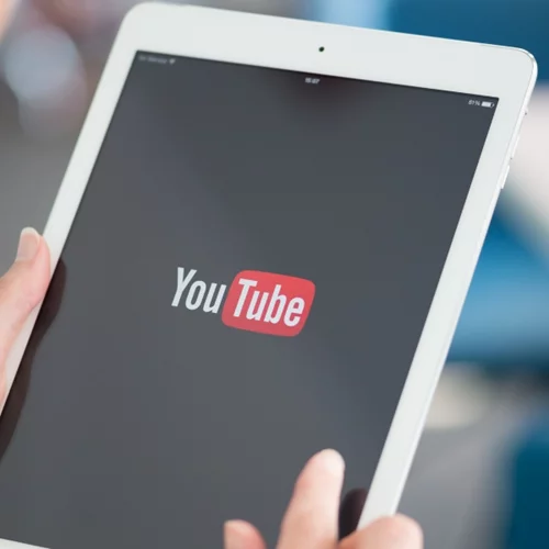 Το YouTube μπλοκάρει παγκοσμίως την πρόσβαση σε κανάλια που συνδέονται με ρωσικά κρατικά χρηματοδοτούμενα μέσα ενημέρωσης