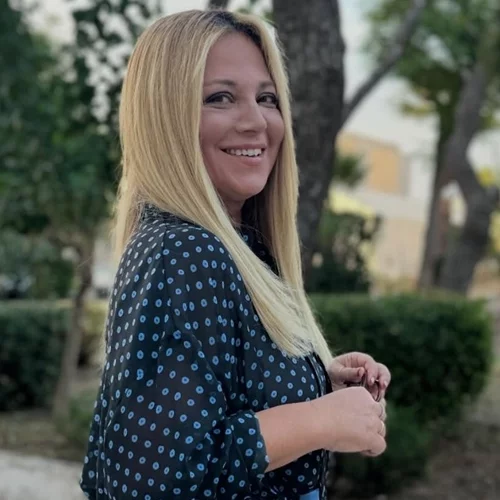 Η Νάνσυ Ζαμπέτογλου με το χρώμα μανικιούρ που θα "φορεθεί" πιο πολύ από το μπορντό τη νέα χρονιά