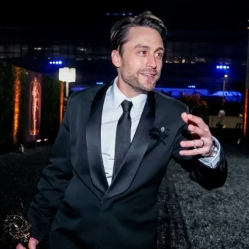 Kieran Culkin | Η άβολη στιγμή που από σκηνής ζητάει στη σύζυγό του να κάνουν περισσότερα παιδιά