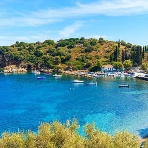 Daily Express | Η Σάμος ανάμεσα στους "απίθανους προορισμούς" της Ευρώπης που θα συνδέονται με τη Μ. Βρετανία το 2026