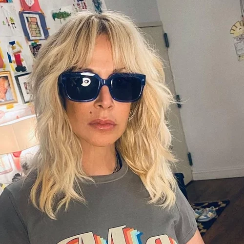 "Κόντρα στο χρόνο" | Η Άννα Βίσση με το νεανικό χτένισμα που την έκανε να δείχνει πιο νέα από ποτέ