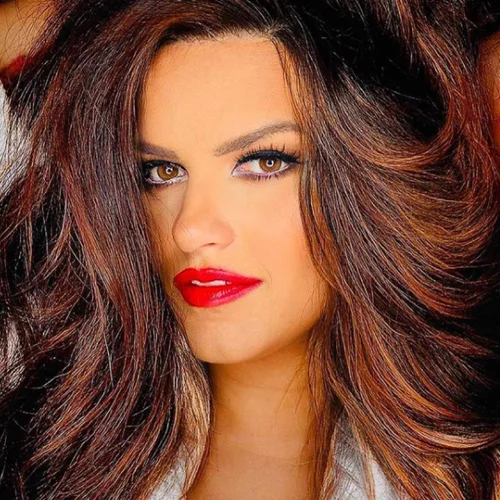 Δήμητρα Κατσαφάδου | Άλλαξε για πρώτη φορά χρώμα στα μαλλιά της η ορκισμένη μελαχρινή