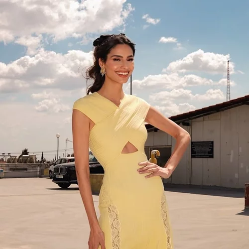 Ηλιάνα Παπαγεωργίου | 10 + 1 μανικιούρ που μας προτείνει για αξεπέραστο στυλ