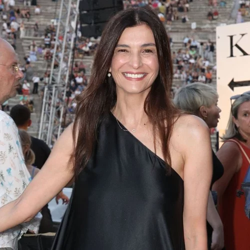 Αντιγόνη Κουλουκάκου | Οι εντυπωσιακές αμακιγιάριστες selfies και η καλοκαιρινή ρουτίνα ομορφιάς της