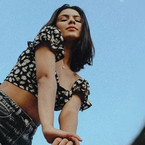 Καθημερινές συνήθειες που σε κάνουν να φαίνεσαι μεγαλύτερη