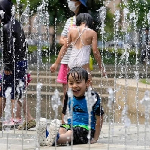 Το Τόκιο καταγράφει ρεκόρ δέκα συνεχόμενων ημερών με θερμοκρασία 35° Κελσίου ή υψηλότερη (μετεωρολογική υπηρεσία της Ιαπωνίας)
