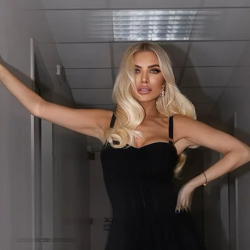 Kατερίνα Καινούργιου | Μας δείχνει για πρώτη φορά το μονόπετρό της