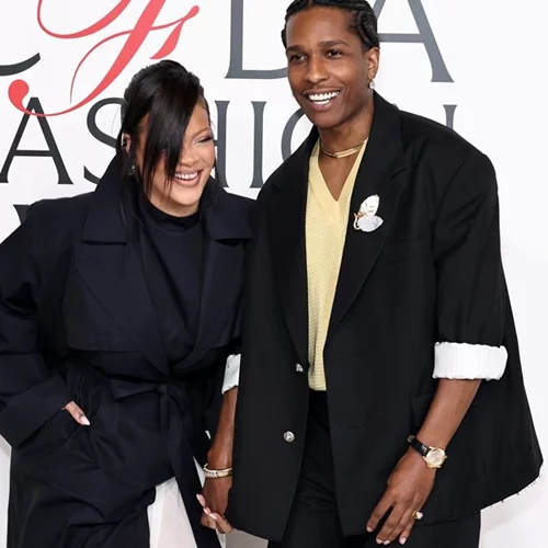 Rihanna | Πρώτη εμφάνιση στο κόκκινο χαλί μετά τη γέννηση της κόρης της