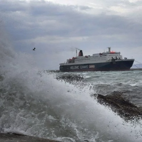 Ισχυροί άνεμοι προκαλούν προβλήματα σε ακτοπλοϊκά δρομολόγια στη δυτική Ελλάδα