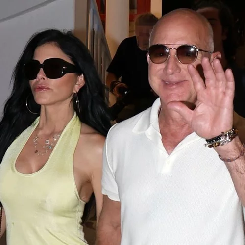 Lauren Sanchez | Με τον Jeff Bezos και τον πρώην σύντροφό της για διακοπές στην Ελλάδα - Το κίτρινο φόρεμά της