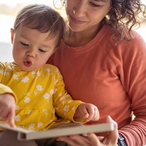 Το παιδί - φαινόμενο | 2χρονος μίλησε από τον 4ο μήνα και μαθαίνει κινέζικα από το Ίντερνετ