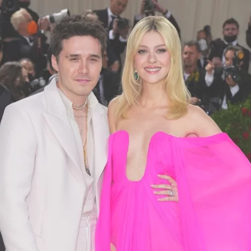 Nicola Peltz | Η selfie με δάκρυα στα μάτια μετά τις φήμες για την κακή σχέση της με την Victoria Beckham