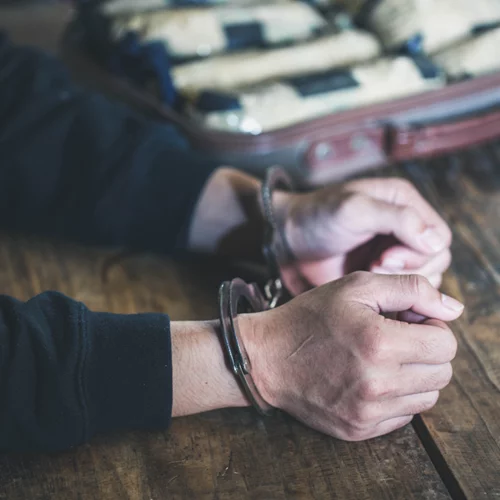 "Βόμβα" με σύλληψη γνωστής ξανθιάς παρουσιάστριας με 7 κιλά κοκαΐνη