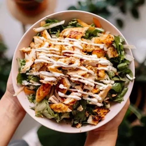 Πότε η σαλάτα παύει να θεωρείται υγιεινό γεύμα;