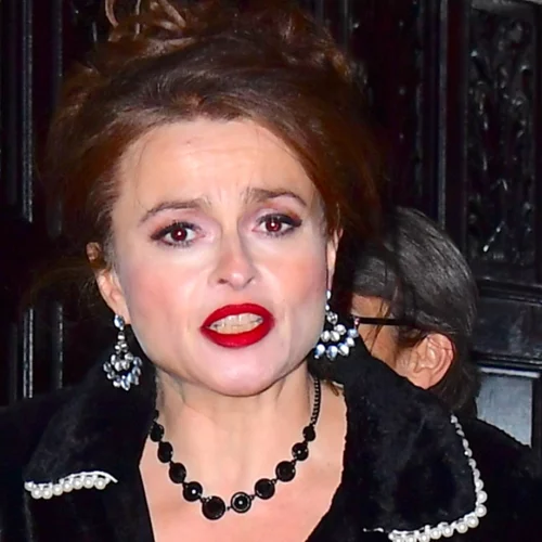 Helena Bonham Carter | "Καθώς μεγαλώνεις χάνεις το κολλαγόνο της νεότητάς σου, αλλά κερδίζεις αυτοπεποίθηση"