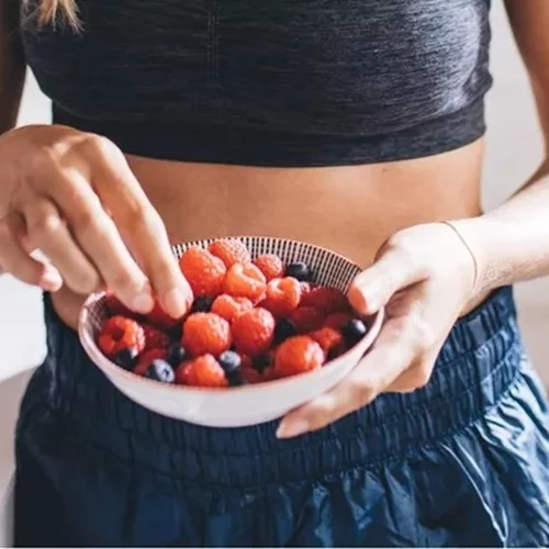 Πώς η διατροφή σου μπορεί να αυξήσει φυσικά τα επίπεδα της ορμόνης GLP-1