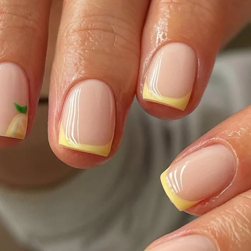 Lemon Nail Trend | 5 nail art ιδέες για μανικιούρ που θυμίζει σισιλιάνικο λεμόνι
