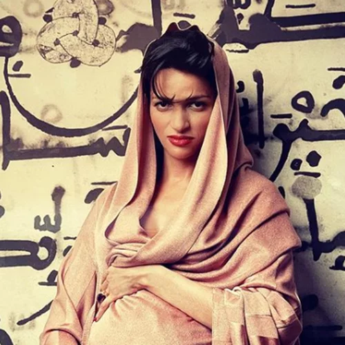 "From the Other Side of the Veil", ταινία-ύμνος στις γυναίκες της Μέσης Ανατολής από Farida Khelfa