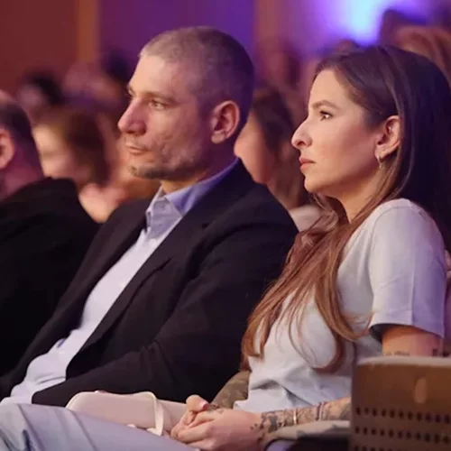 Πανέμορφο κατάξανθο αγοράκι | Η Εριέττα Κούρκουλου Λάτση με τον γιο της, Λέοντα στη δουλειά