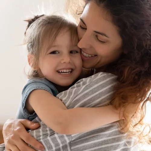 5 ερωτήσεις που είναι σαν μια μεγάλη αγκαλιά για τα παιδιά