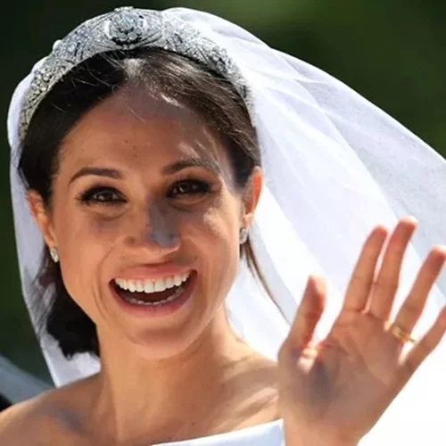 Η κίνηση του βασιλιά Καρόλου στον γάμο της Meghan Markle και του πρίγκιπα Harry | Η φωτογραφία που την αποκαλύπτει