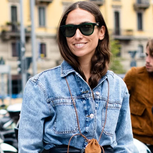 5 τζιν μπουφάν για το φθινόπωρο που θα σε κάνουν να ξεχάσεις όλα τα άλλα πανωφόρια