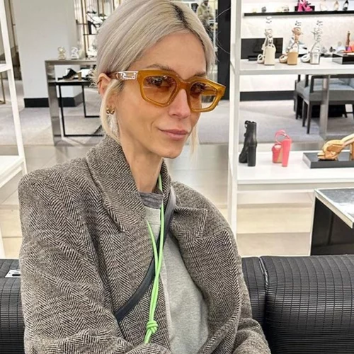 Σοφία Καρβέλα | Προτείνει έναν εναλλακτικό τρόπο για να συνδυάσεις το blazer την άνοιξη