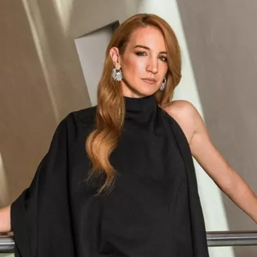 Στεφανία Γουλιώτη | Με σύγχρονο vest top και παντελόνι σου δείχνει ένα νέο take στο κλασικό κοστούμι