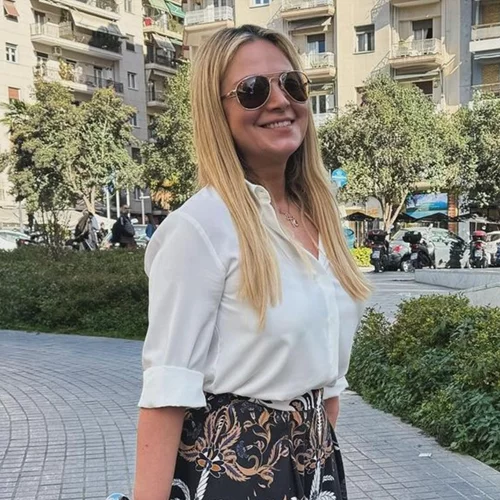 Νάνσυ Ζαμπέτογλου | Με playful denim look σου δείχνει μια ενδιαφέρουσα εναλλακτική για τις casual εμφανίσεις σου