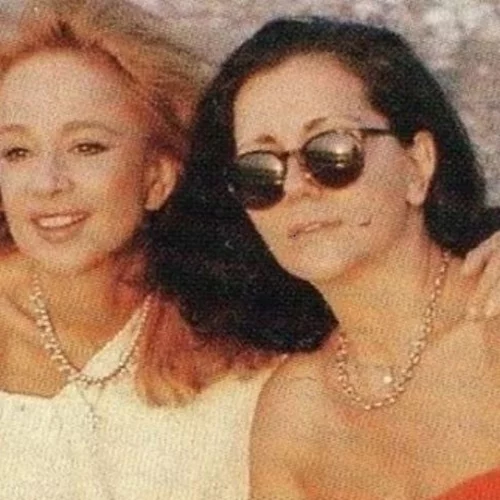 Το γαμήλιο άλμπουμ του Παπαμιχαήλ με τη Νανά Ειλικρινή | Η κίνηση της Αλίκης που έκανε έξαλλο τον πρωταγωνιστή