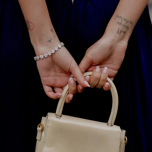 Αυτά είναι τα 5 πιο hot-right-now χρώματα για κοντά νύχια