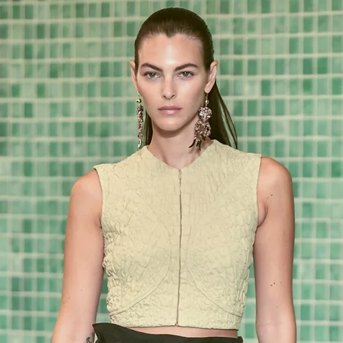 Τα peep-toe shoes επέστρεψαν | Πώς θα υιοθετήσεις την αμφιλεγόμενη τάση στα παπούτσια;