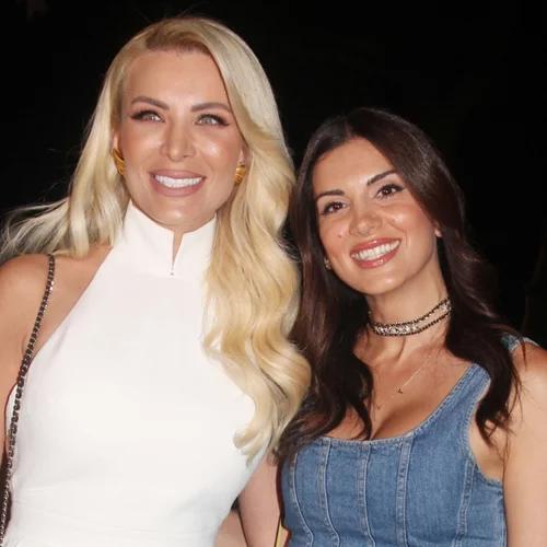 Σταματίνα Τσιμτσιλή και Κατερίνα Καινούργιου | Φόρεσαν το ίδιο μαύρο φόρεμα από τη Massimo Dutti