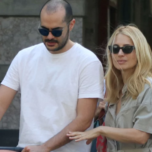 Μαρία Ηλιάκη | Φωτογραφίζει τον Στέλιο Μανουσάκη αγκαλιά με την κόρη τους, Κατερίνα