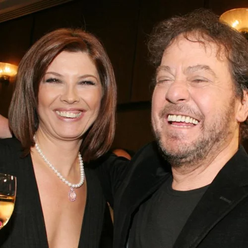 Σοφία Αλιμπέρτη - Γιάννης Πάριος | Οι στιλάτοι ταλαντούχοι γιοι τους κάνουν διακοπές στην Πάρο (pics)