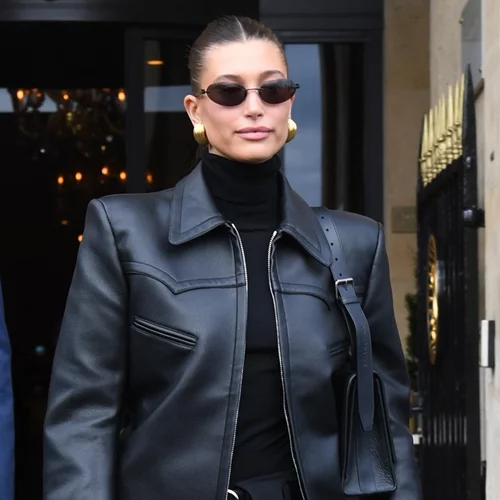 Do it like Hailey Bieber | Ο υποδειγματικός τρόπος που φόρεσε τα loafers της