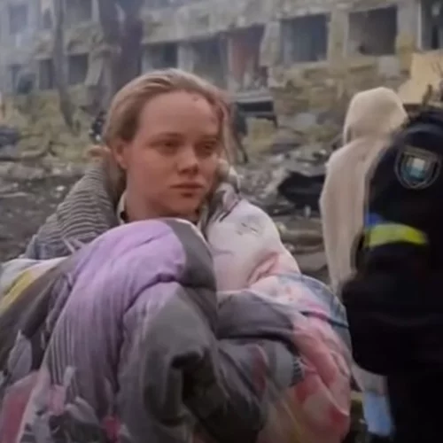 "Η τραυματισμένη έγκυος στη Μαριούπολη ήταν ηθοποιός. Είχε ψεύτικα σημάδια"