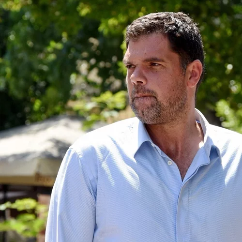 Δημήτρης Παπανικολάου για την κόρη του | "Δεν λάμβανε προσκλήσεις για πάρτι, αντιμετωπίσαμε αποκλεισμούς"