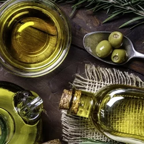Οι δύο μεγαλύτεροι μύθοι για το ελαιόλαδο - Και τι ισχύει τελικά;