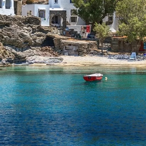 Η La Repubblica υμνεί το ομορφότερο χωριό της Τήνου