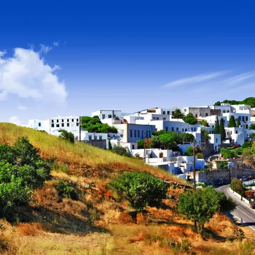 Πάτμος: Πάσχα με πολλά έθιμα μετά από 3 χρόνια - Κορυφαίο νησί για τη μυστηριακή ατμόσφαιρα, σύμφωνα με το Conde Nast Traveller